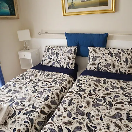 Nori Oda ve Kahvaltı Roma